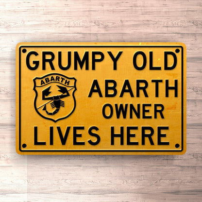 Abarth Grumpy Old Abarth Owner Lives Here Skilte, Musemåtte, Dørmåtte-Skilte-Abarth-Garage Culture Shop- garage - man cave - merchandise