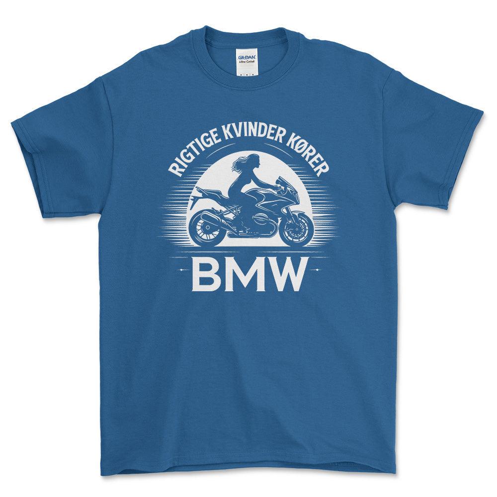 BMW Rigtige Kvinder Kører BMW - Unisex T-Shirt , Bomuld-Beklædning-BMW-Blå Royal-S-Forside-Garage Culture Shop- garage - man cave - merchandise