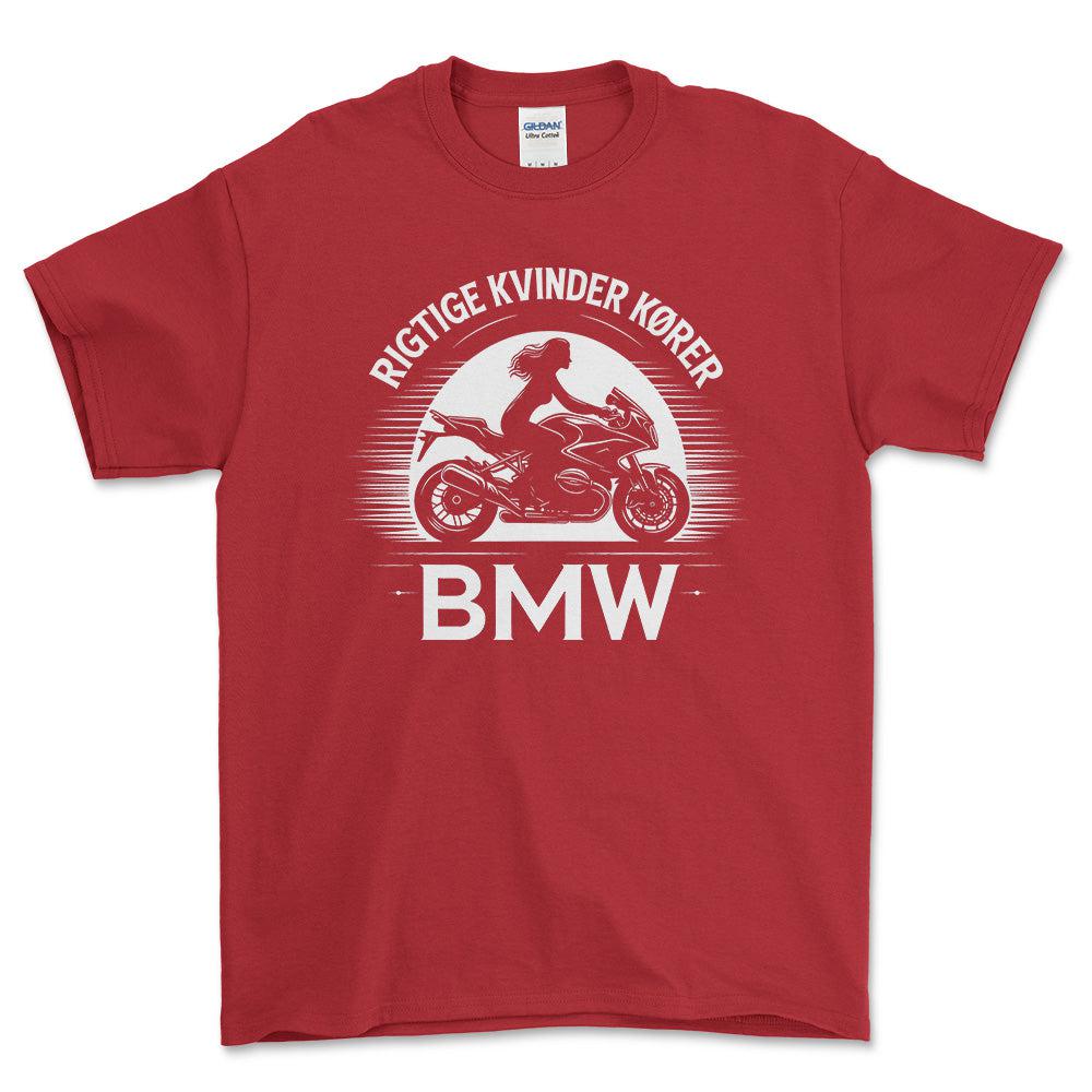 BMW Rigtige Kvinder Kører BMW - Unisex T-Shirt , Bomuld-Beklædning-BMW-Rød-S-Forside-Garage Culture Shop- garage - man cave - merchandise