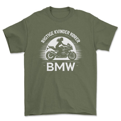 BMW Rigtige Kvinder Kører BMW - Unisex T-Shirt , Bomuld-Beklædning-BMW-Grøn Militær-S-Forside-Garage Culture Shop- garage - man cave - merchandise