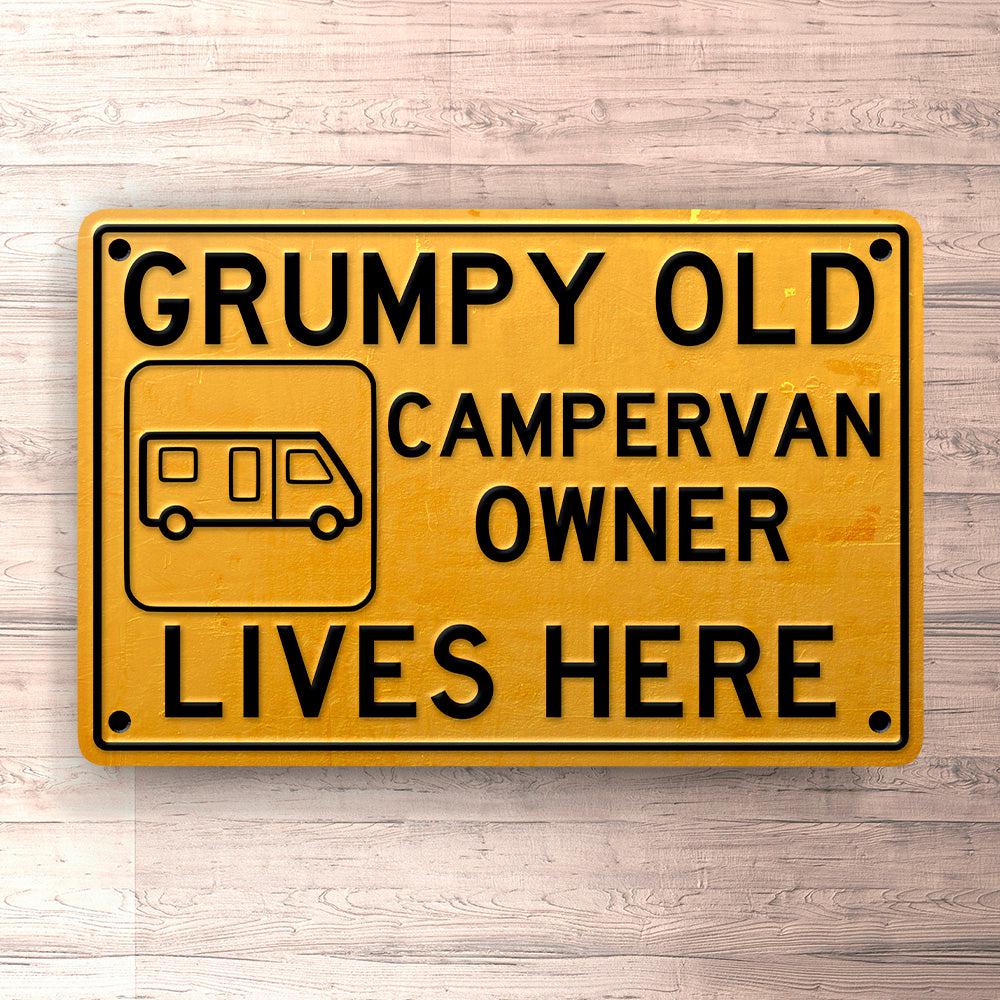 Campervan Grumpy Old Campervan Owner Lives Here Skilte, Musemåtte, Dørmåtte-Skilte-Campervan-Garage Culture Shop- garage - man cave - merchandise