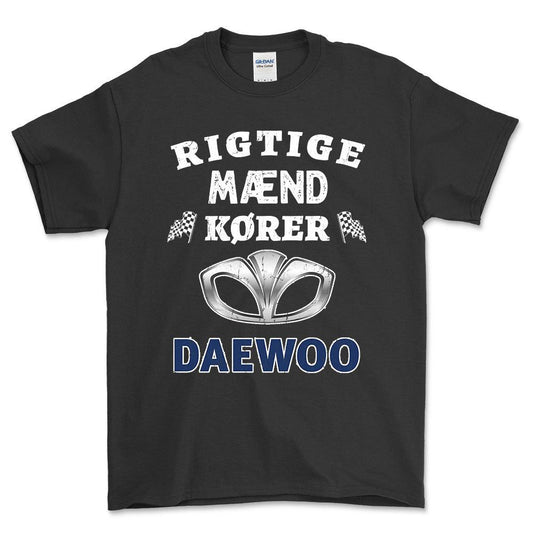 Daewoo Rigtige Mænd Kører - Unisex T-Shirt , Bomuld-Beklædning-Daewoo-Sort-S-Forside-Garage Culture Shop- garage - man cave - merchandise