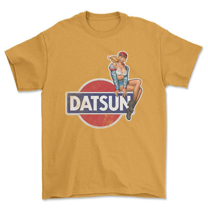 Datsun Pinup - Unisex T-Shirt , Bomuld-Beklædning-Datsun-Guld-S-Forside-Garage Culture Shop- garage - man cave - merchandise