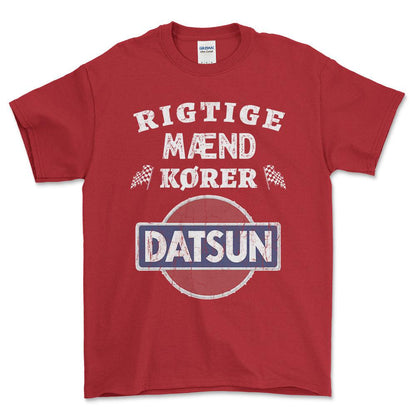 Datsun Rigtige Mænd Kører - Unisex T-Shirt , Bomuld-Beklædning-Datsun-Rød-S-Forside-Garage Culture Shop- garage - man cave - merchandise