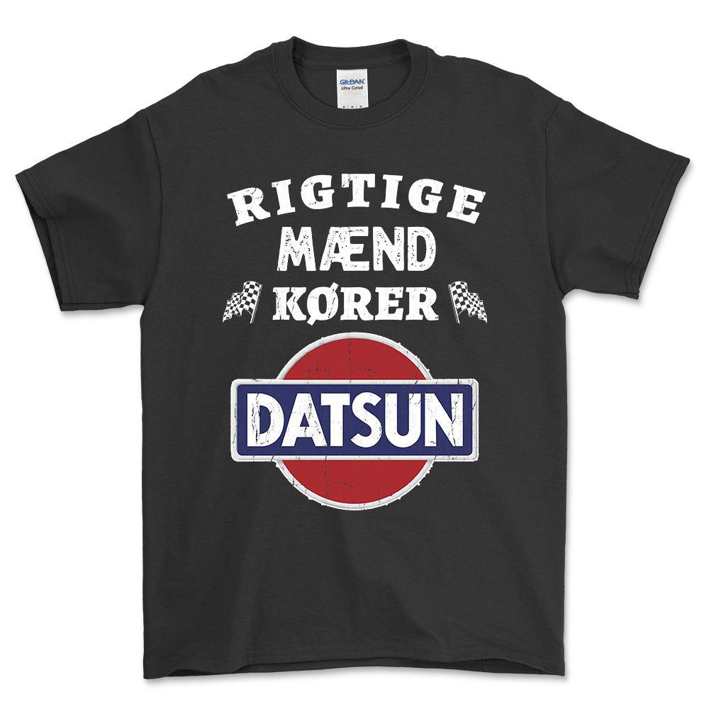 Datsun Rigtige Mænd Kører - Unisex T-Shirt , Bomuld-Beklædning-Datsun-Sort-S-Forside-Garage Culture Shop- garage - man cave - merchandise