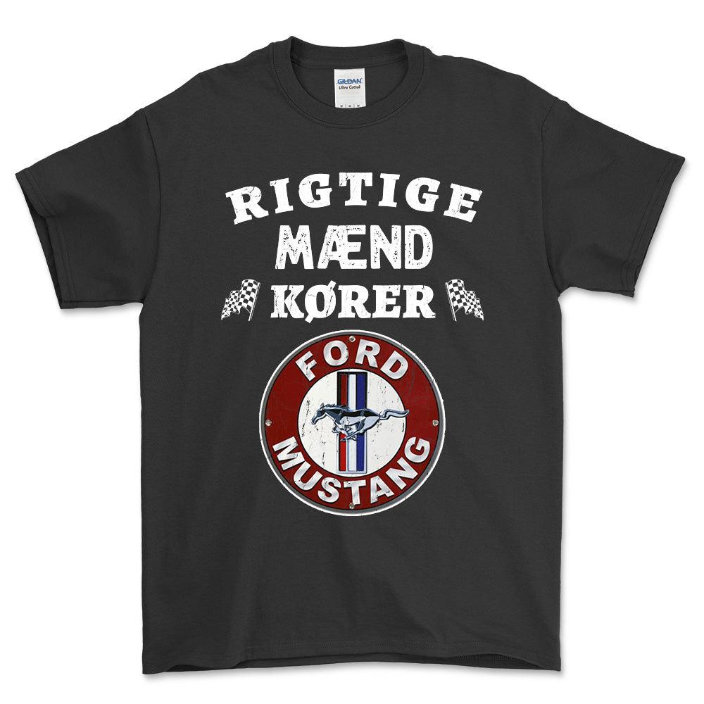 Ford Mustang Rigtige Mænd Kører - Unisex T-Shirt , Bomuld-Beklædning-Ford-Sort-S-Forside-Garage Culture Shop- garage - man cave - merchandise