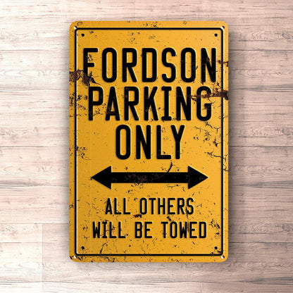 Fordson Parking Only Skilte, Musemåtte, Dækkeserviet, Dørmåtte-Parking skilte-Fordson-Garage Culture Shop- garage - man cave - merchandise