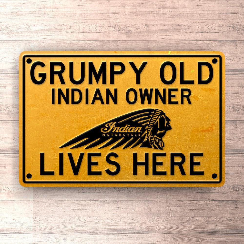 Indian Grumpy Old Indian Owner Lives Here Skilte, Musemåtte, Dørmåtte-Skilte-Indian-Garage Culture Shop- garage - man cave - merchandise