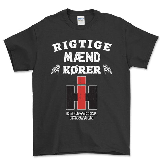 International Harvester Rigtige Mænd Kører - Unisex T-Shirt , Bomuld-Beklædning-International Harvester-Sort-S-Forside-Garage Culture Shop- garage - man cave - merchandise