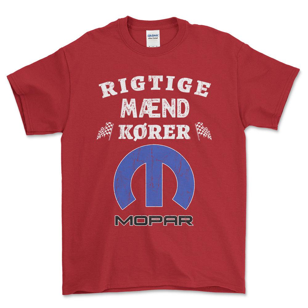 Mopar Rigtige Mænd Kører - Unisex T-Shirt , Bomuld-Beklædning-Mopar-Rød-S-Forside-Garage Culture Shop- garage - man cave - merchandise