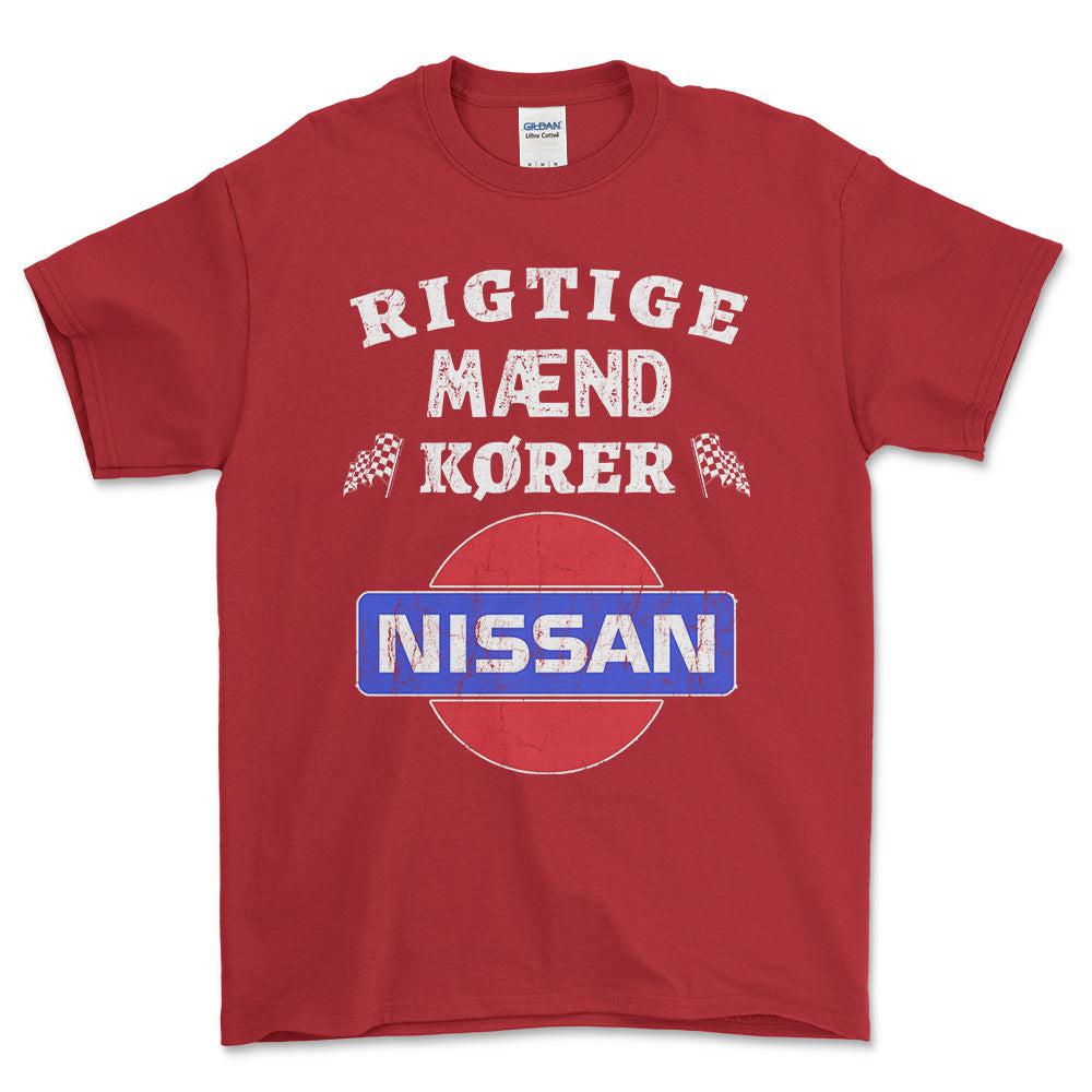 Nissan Rigtige Mænd Kører - Unisex T-Shirt , Bomuld-Beklædning-Nissan-Rød-S-Forside-Garage Culture Shop- garage - man cave - merchandise