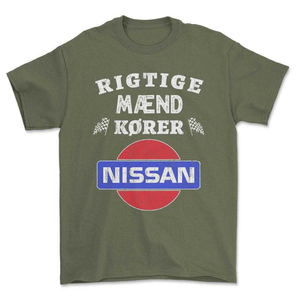 Nissan Rigtige Mænd Kører - Unisex T-Shirt , Bomuld-Beklædning-Nissan-Grøn Militær-S-Forside-Garage Culture Shop- garage - man cave - merchandise