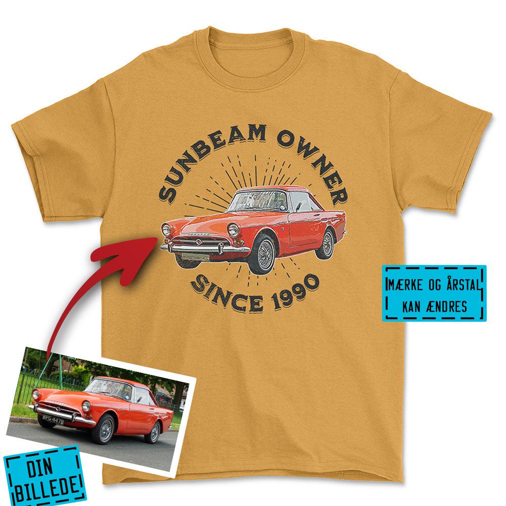 Personlig - Car Owner Since - Med Din Bil MC Billede Unisex T-Shirt , Bomuld-Beklædning-Garage Culture-Guld-S-Forside-Garage Culture Shop- garage - man cave - merchandise