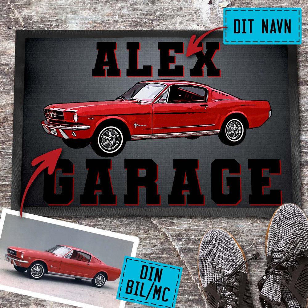 Personlig - Din Navn Garage Med Dit Bil MC Traktor Billede Dørmåtte-Dørmåtte-Garage Culture-Garage Culture Shop- garage - man cave - merchandise