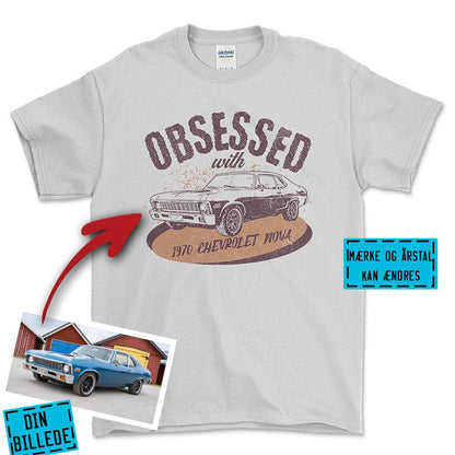 Personlig - Obsessed With My Car/Motorcycle - Med Din Bil MC Billede Unisex T-Shirt , Bomuld-Beklædning-Garage Culture-Hvid-S-Forside-Garage Culture Shop- garage - man cave - merchandise