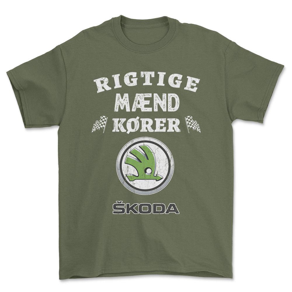 Skoda Rigtige Mænd Kører - Unisex T-Shirt , Bomuld-Beklædning-Skoda-Grøn Militær-S-Forside-Garage Culture Shop- garage - man cave - merchandise