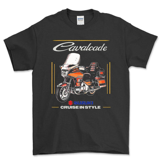 Suzuki Cavalcade - Unisex T-Shirt , Bomuld-Beklædning-Suzuki-Sort-S-Forside-Garage Culture Shop- garage - man cave - merchandise