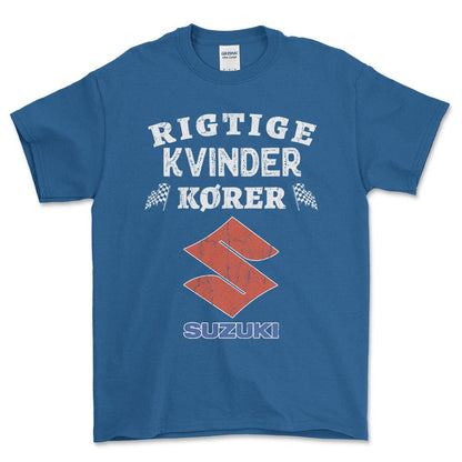 Suzuki Rigtige Kvinder Kører - Unisex T-Shirt , Bomuld-Beklædning-Suzuki-Blå Royal-S-Forside-Garage Culture Shop- garage - man cave - merchandise