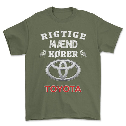 Toyota Rigtige Mænd Kører - Unisex T-Shirt , Bomuld-Beklædning-Toyota-Grøn Militær-S-Forside-Garage Culture Shop- garage - man cave - merchandise