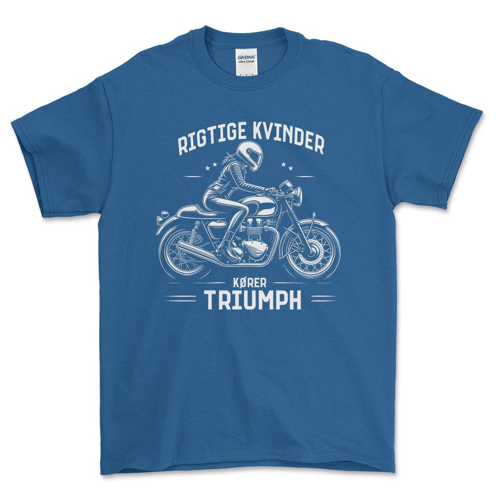 Triumph Rigtige Kvinder Kører Triumph - Unisex T-Shirt , Bomuld-Beklædning-Triumph-Blå Royal-S-Forside-Garage Culture Shop- garage - man cave - merchandise
