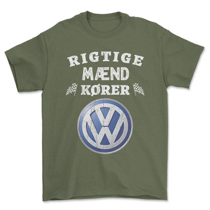 VW Rigtige Mænd Kører - Unisex T-Shirt , Bomuld-Beklædning-VW-Grøn Militær-S-Forside-Garage Culture Shop- garage - man cave - merchandise