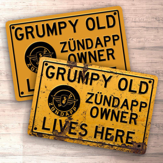 Zündapp Grumpy Old Zündapp Owner Lives Here Skilte, Musemåtte, Dørmåtte-Skilte-Zündapp-Garage Culture Shop- garage - man cave - merchandise